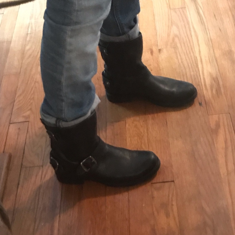 Frye Veronica short back zip moto boots